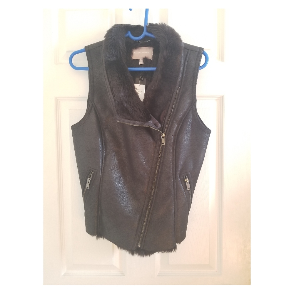 🆕️ || Banana republic artificial leather vest